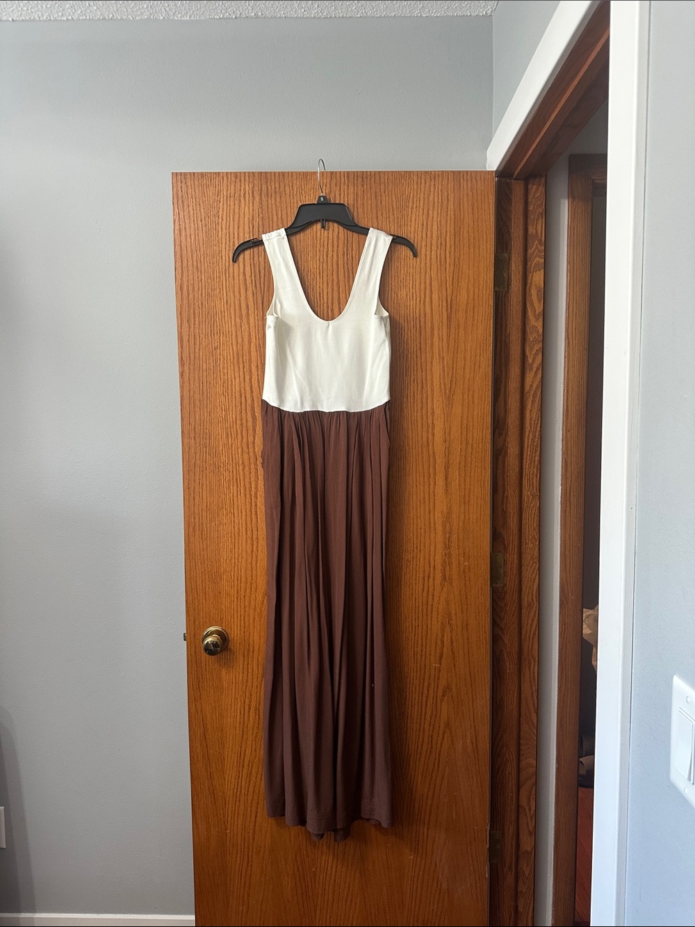 Sleeveless Two-Tone Scoop Neck Jumpsuit - White & Brown